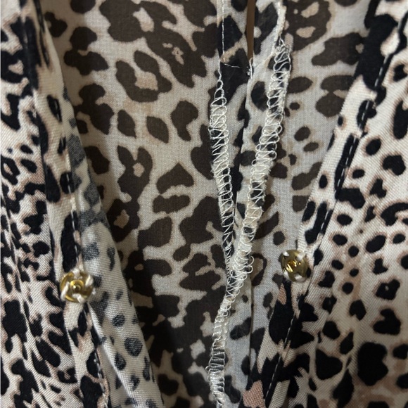 Guess Factory Leopard Print Long Sleeve Romper Shorts - Picture 5 of 7